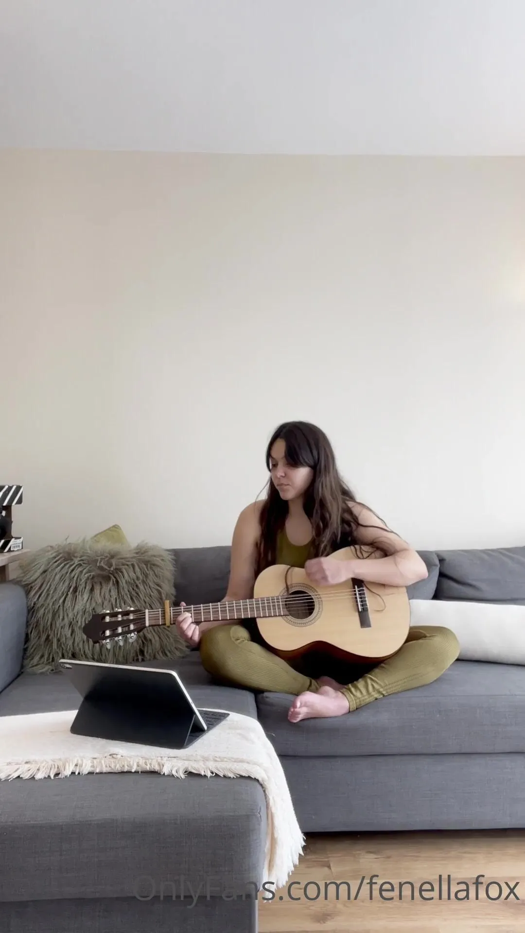 Fenellafox no nudity guitar playing i had feedback these videos were  calming so i haven t c