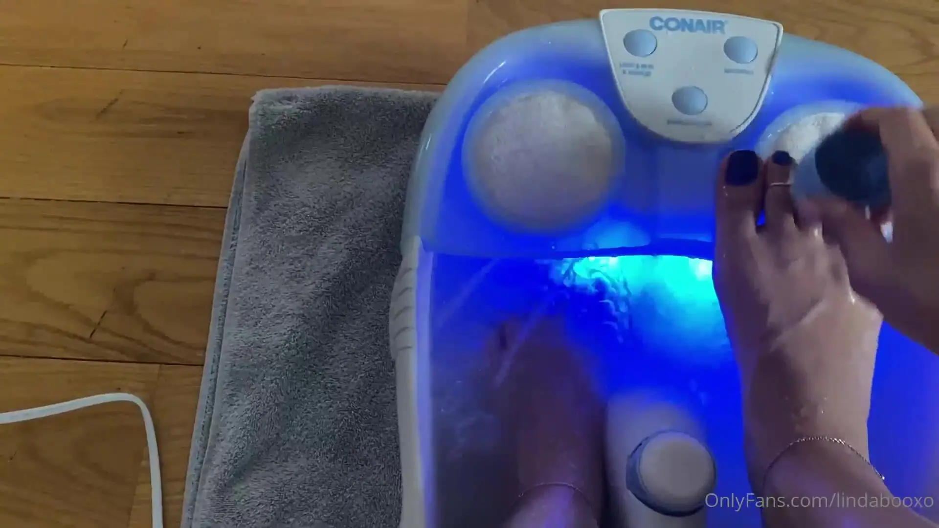 1920px x 1080px - Lindabooxo having much fun w/ home pedicure onlyfans porn video xxx
