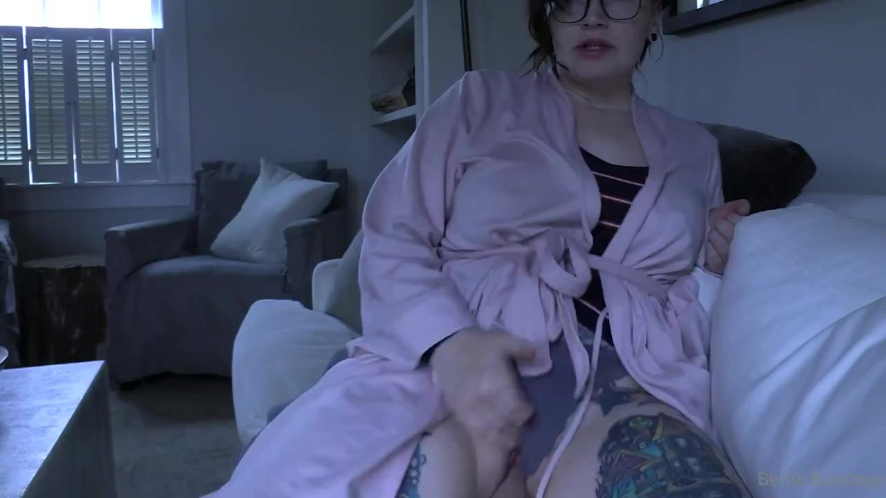 Bettie Bondage Free Use Family Fuck in the AM