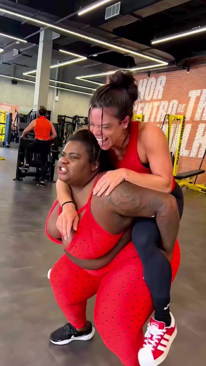 BBW Lifting Skinny Girls