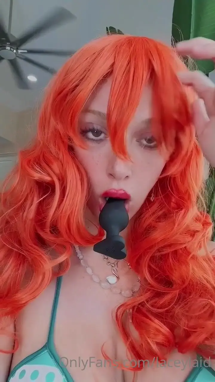 Lacey Laid Nude Nami Cosplay Pussy Play