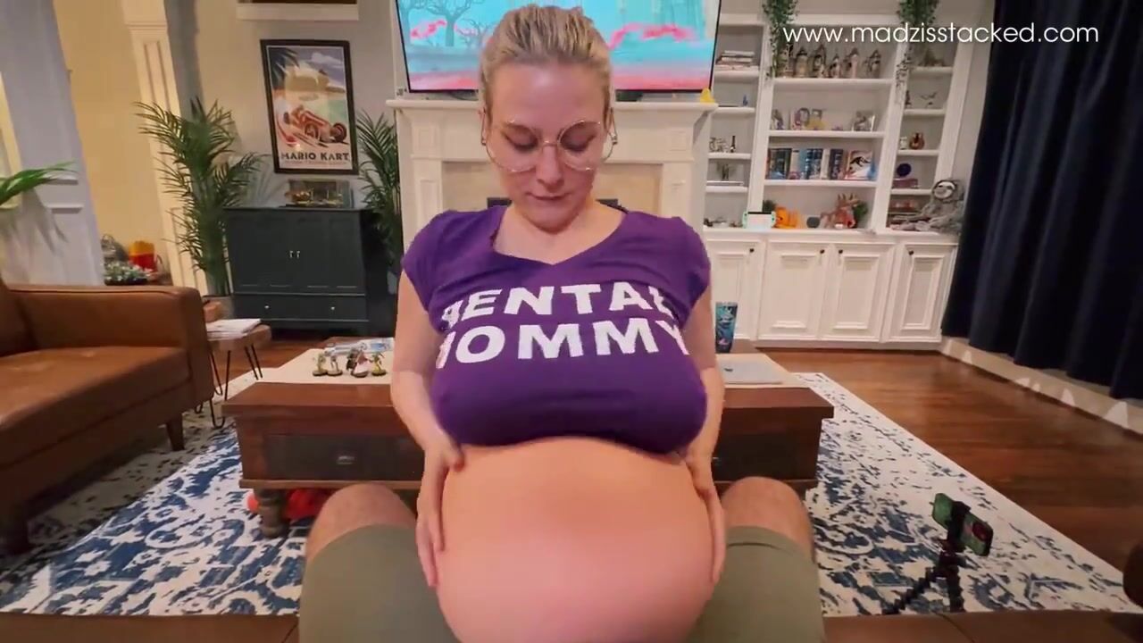 Madzisstacked - Preggo Mom