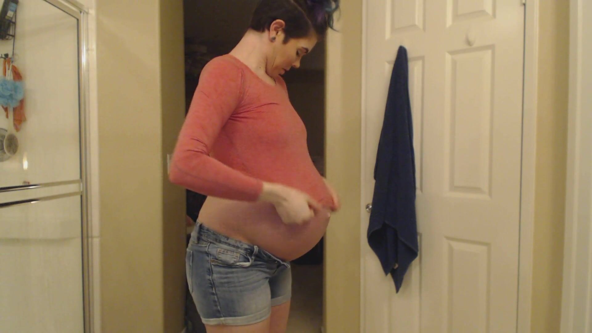 Gooty Pregnant Changing Clothes