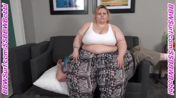 Ssbbw Bobbi eve Sadie sguashing buttdrop compliten