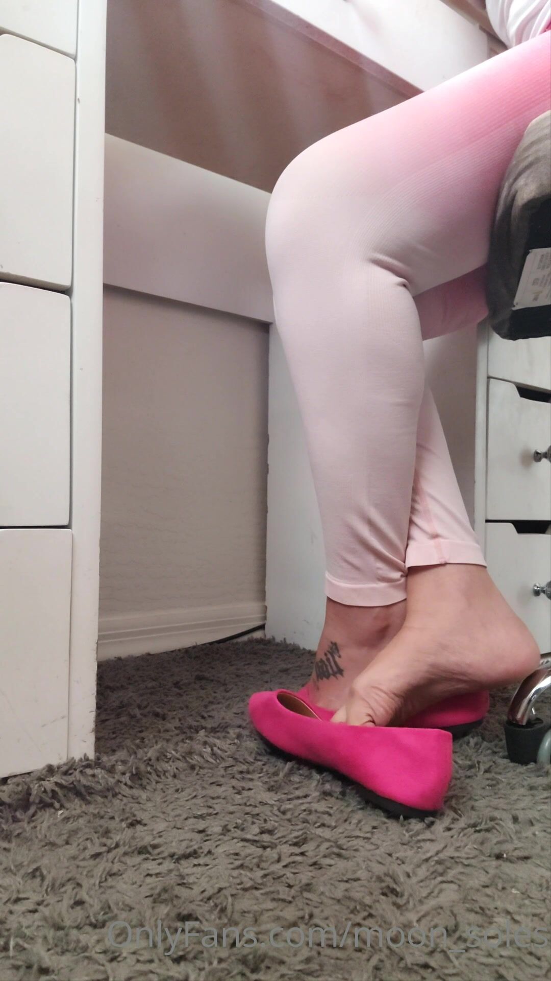 Moon soles getting ready in pink flats shoe play onlyfans porn xxx