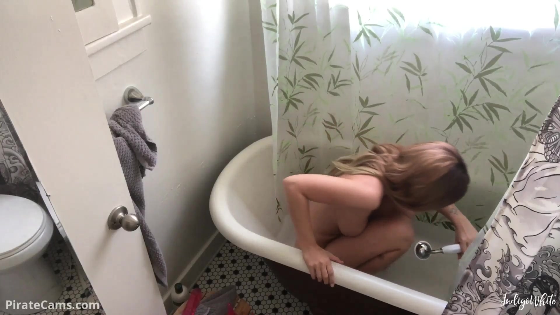House sitter spy cam amateur nude porn video