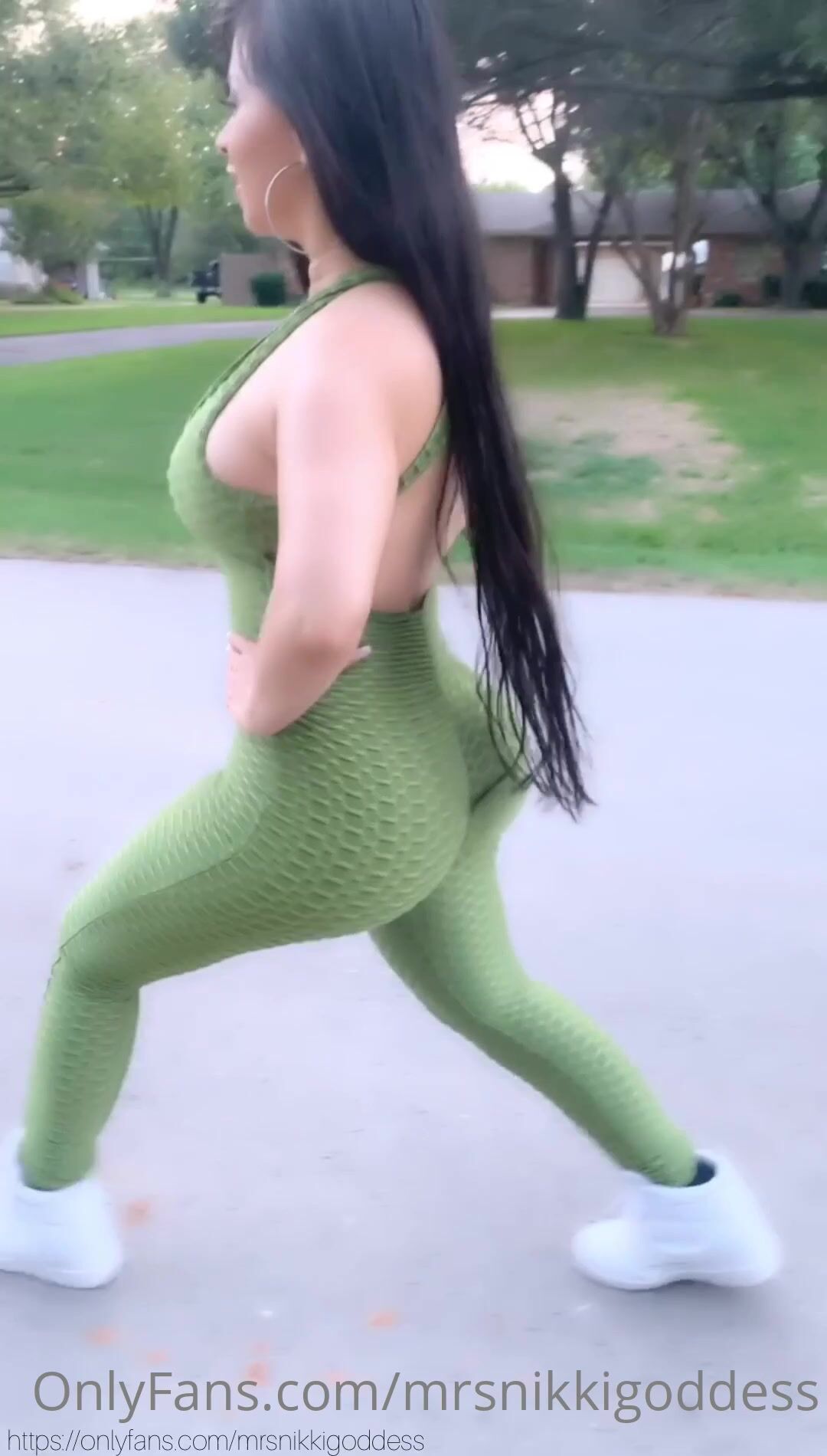 Mrsnikkigoddess Sexy quick outdoor workout xxx onlyfans porn video