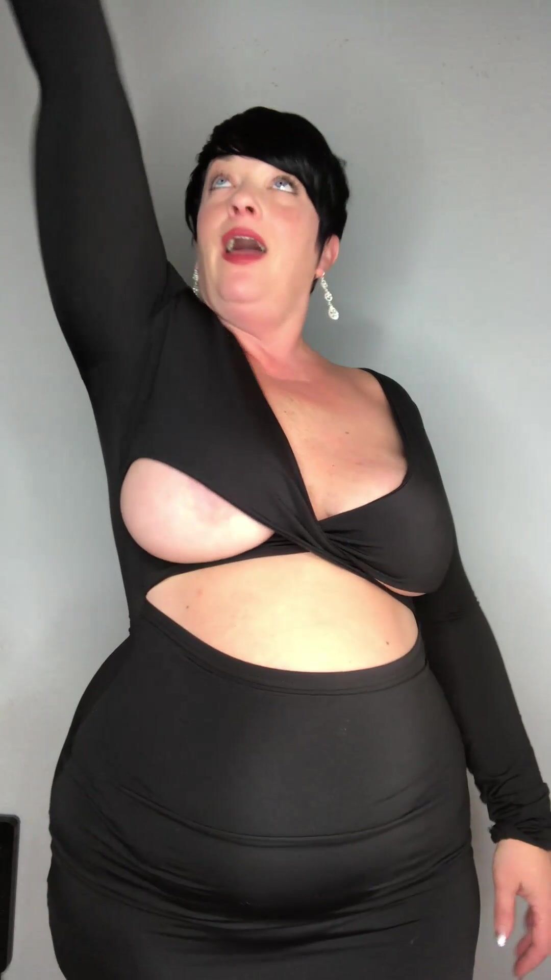 Hourglassmama oh this dress is just too funny sexy confusing dangerous xxx  onlyfans porn