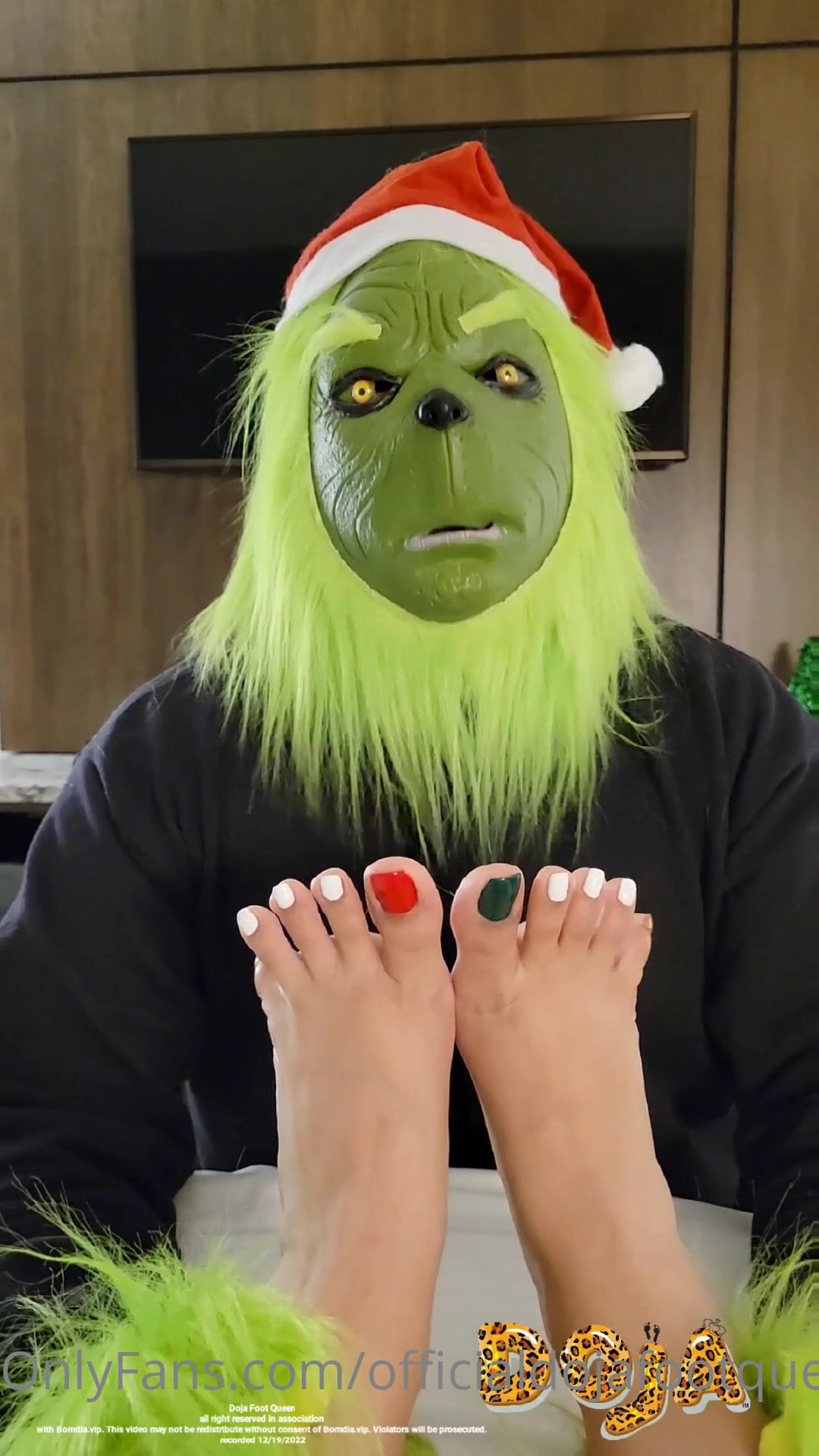 Officialdojafootqueen calm down grinch gentle but you see how long pussy  hair getting should xxx onlyfans