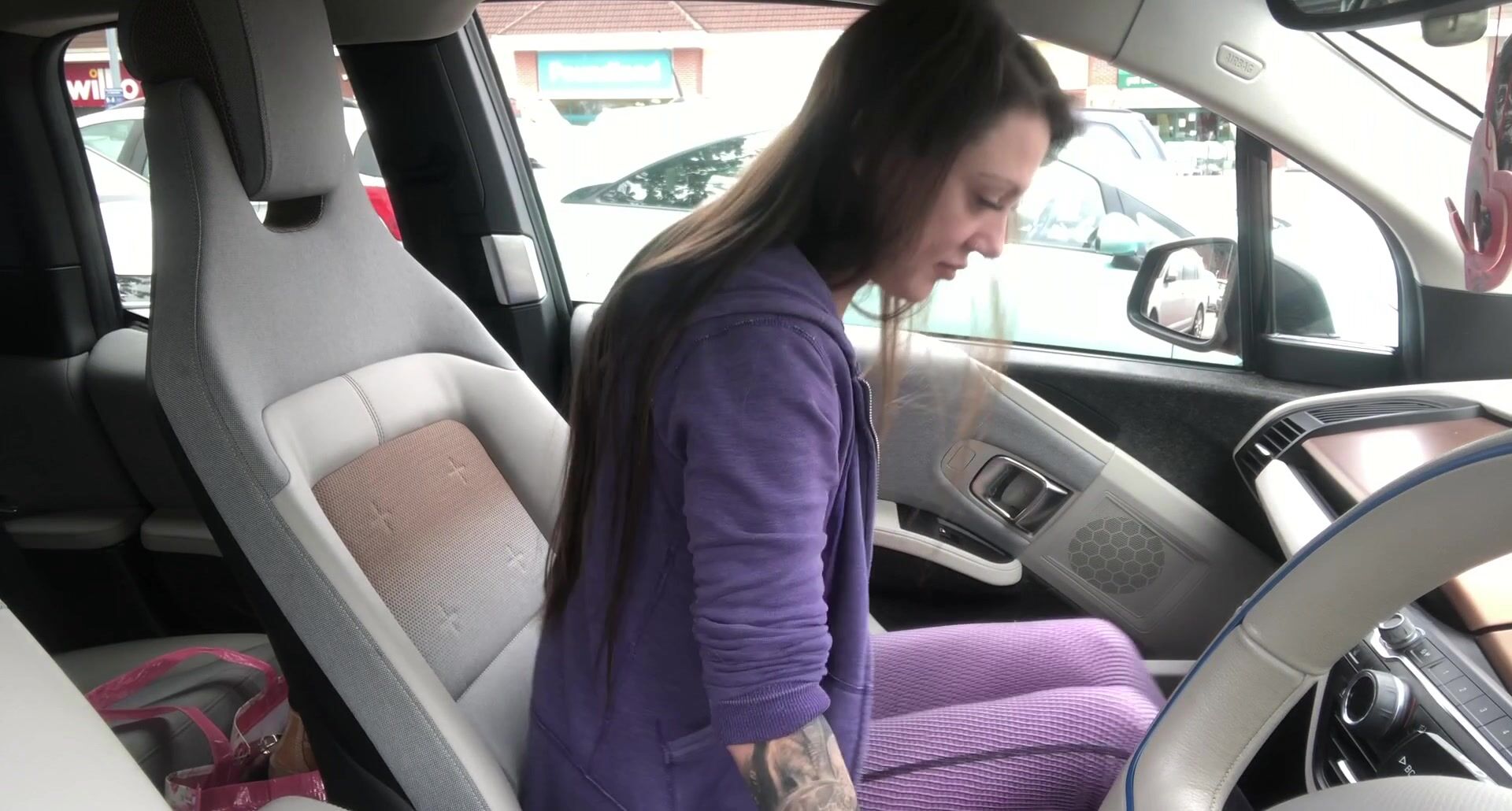 Suzie212 - Parking lot masturbation 1