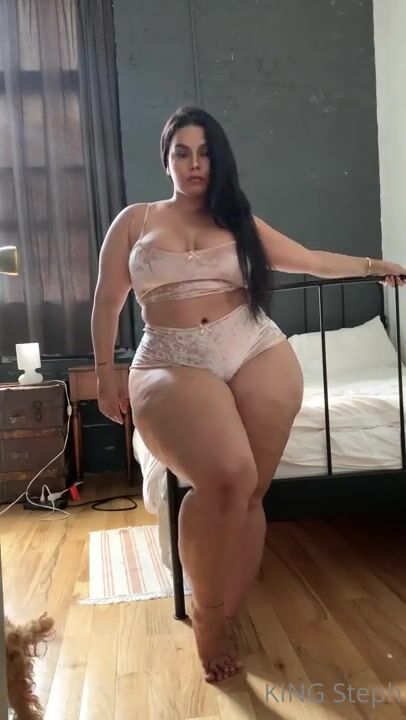 Kingstephofficial fat ass in white lingerie
