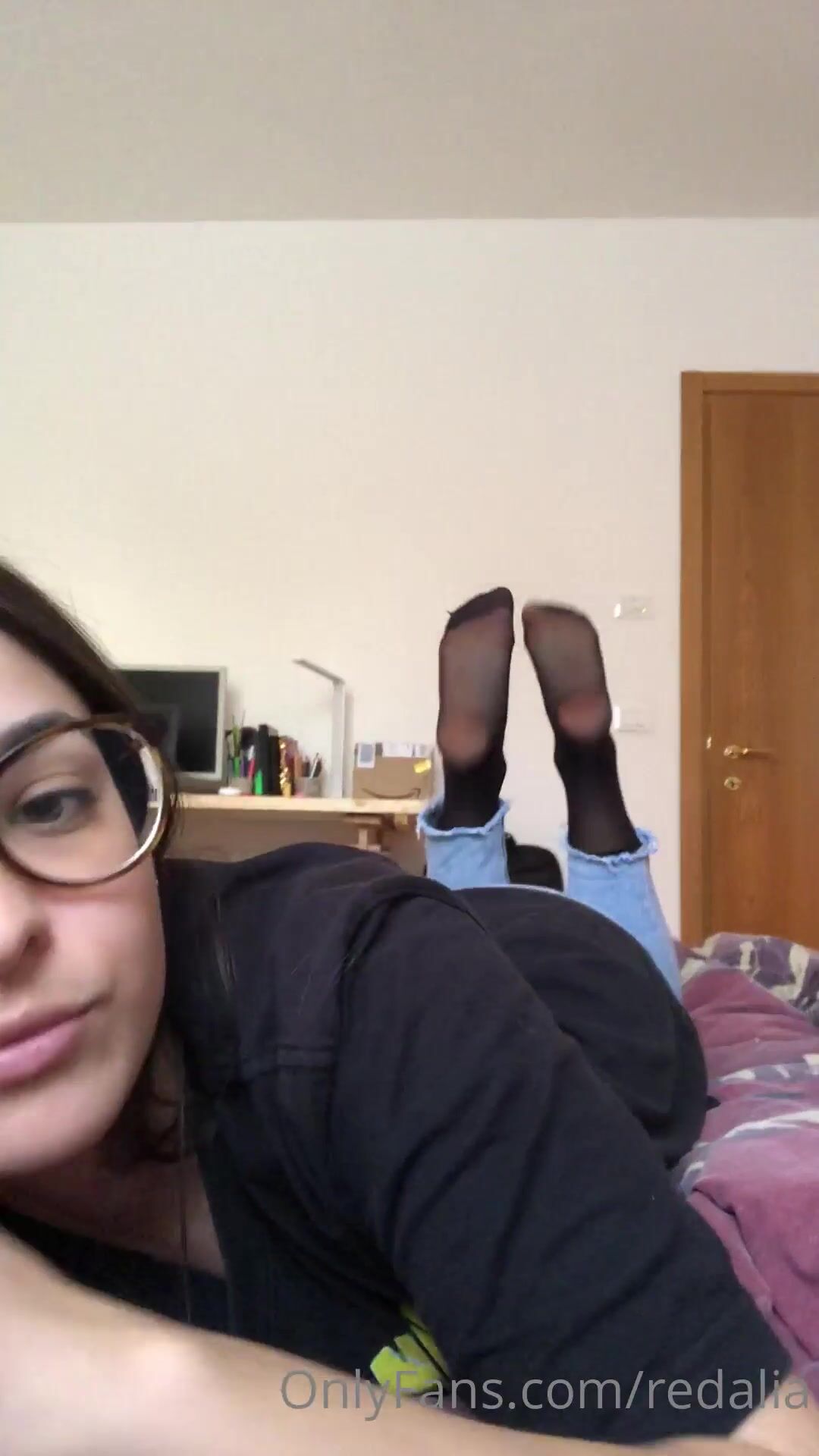 Liaeleo the pose in calze velate nere per voi xxx onlyfans porn videos