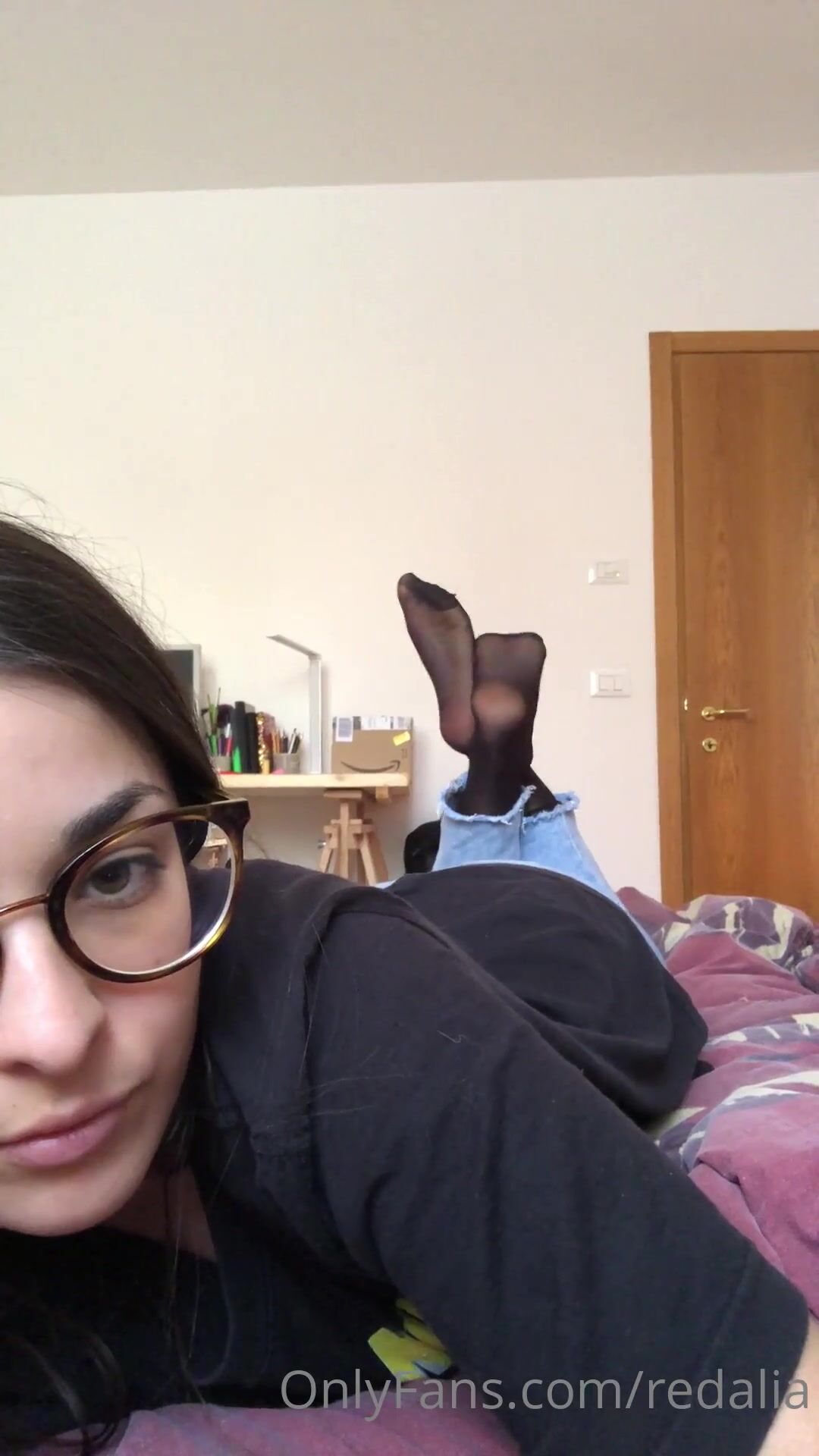 Liaeleo the pose in calze velate nere per voi xxx onlyfans porn videos