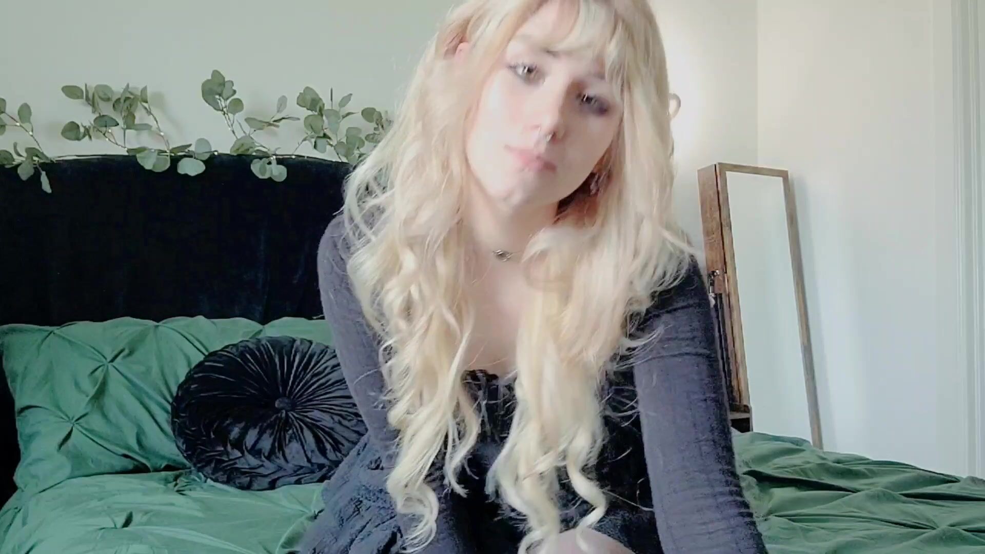 Hazel Hellebore - Amateur Videochat Tease